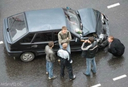 Страховий поліс запобігає автопідставі на дорозі